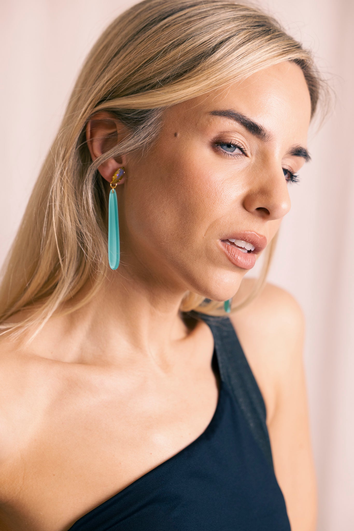 BLACK EARRINGS