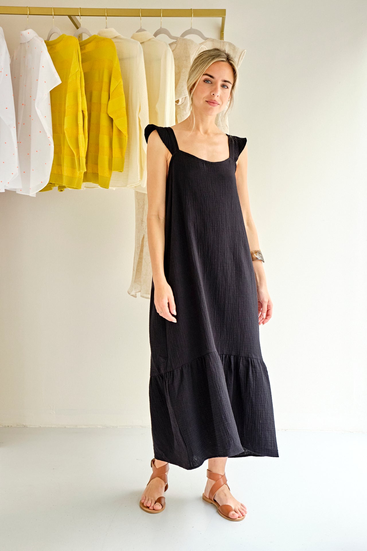 VESTIDO APIA NEGRO