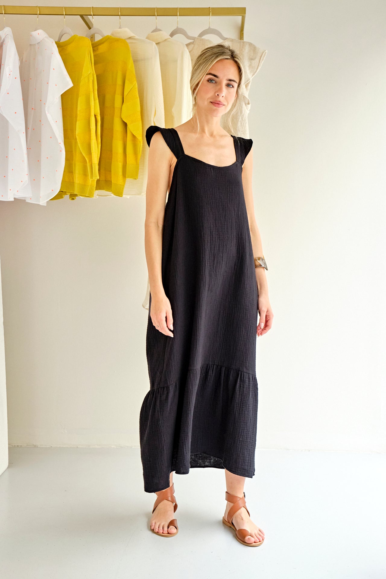 VESTIDO APIA NEGRO