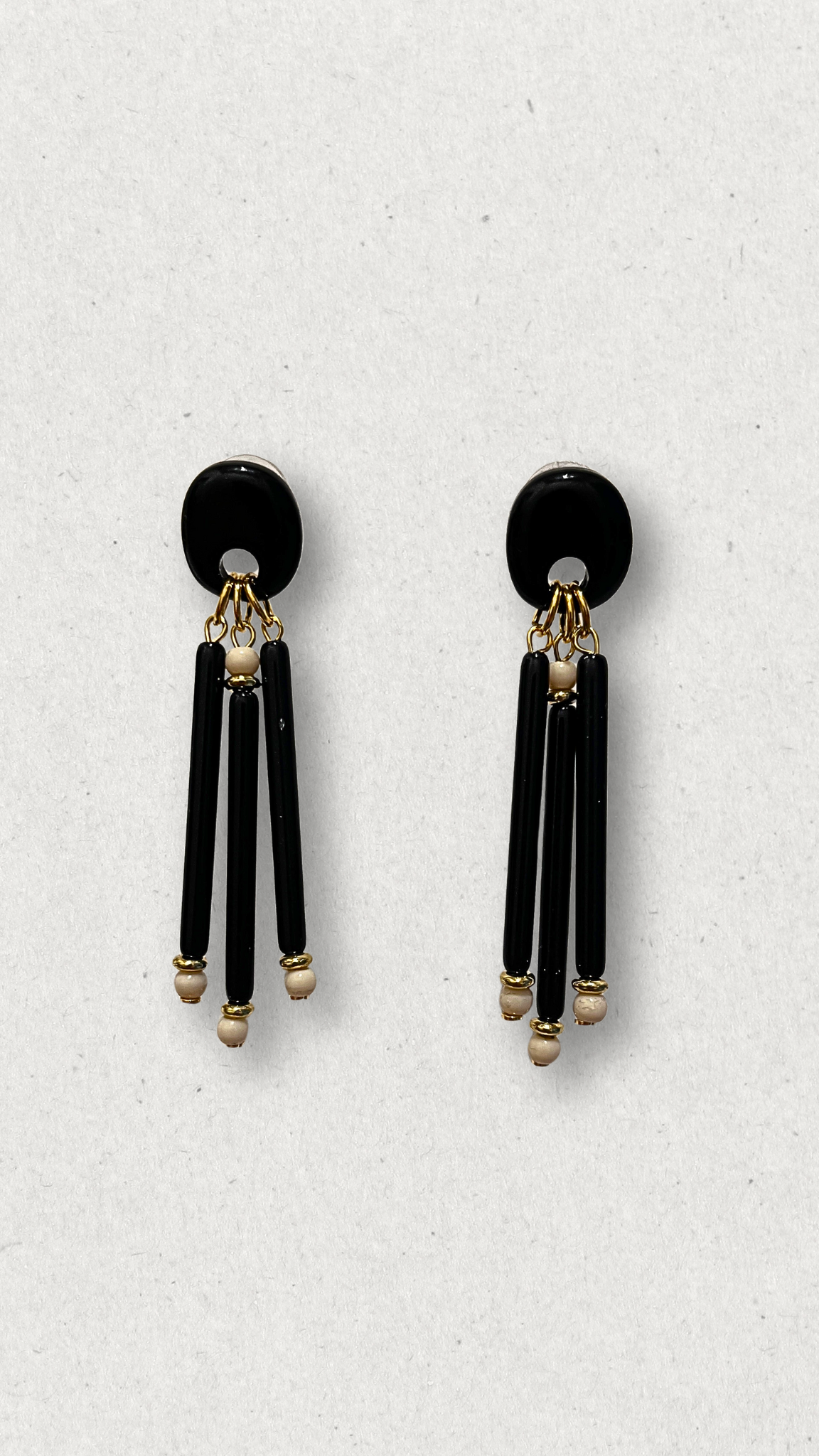 PENDIENTES ENA NEGROS