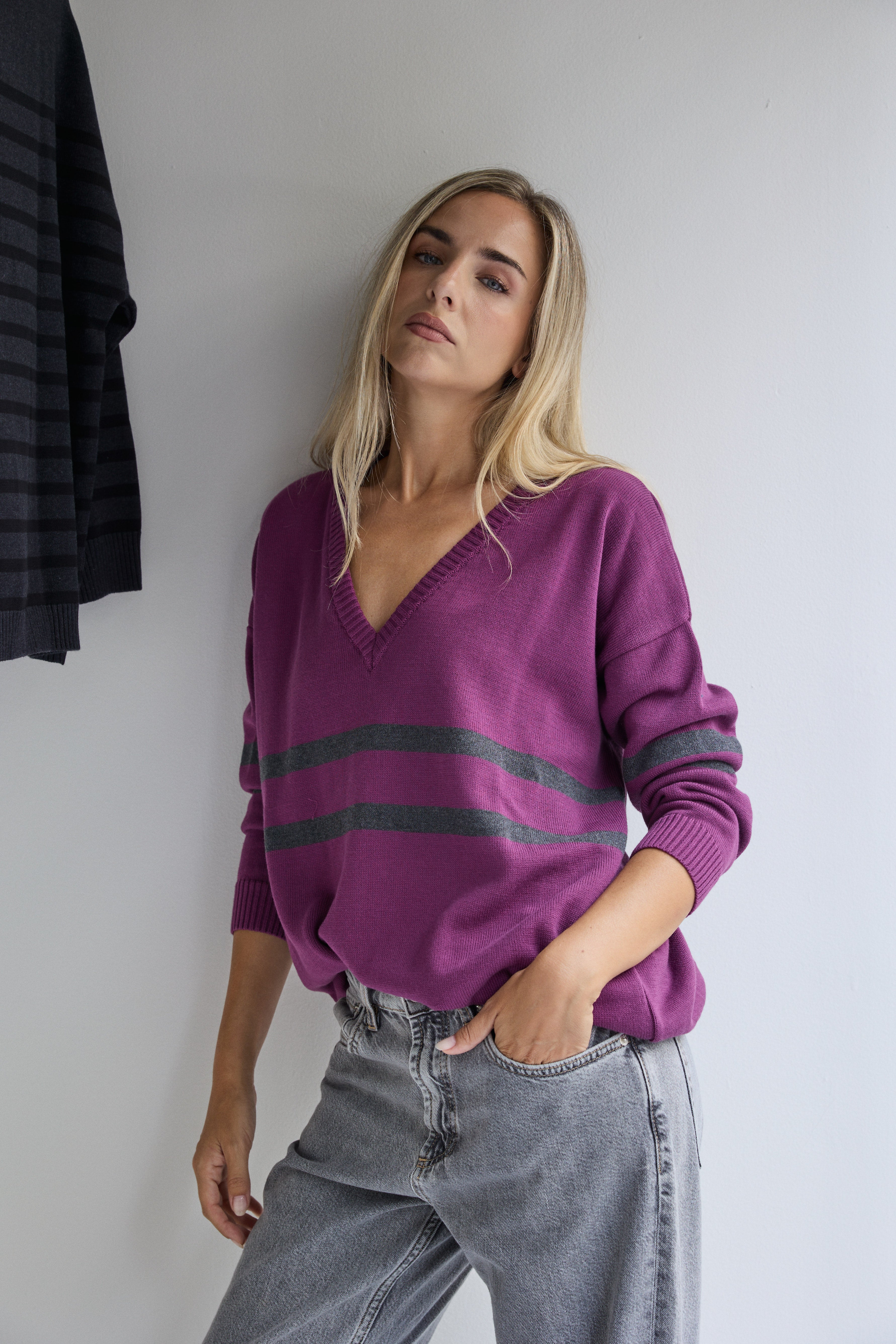 JERSEY ROCHELLE CIRUELA Y GRIS