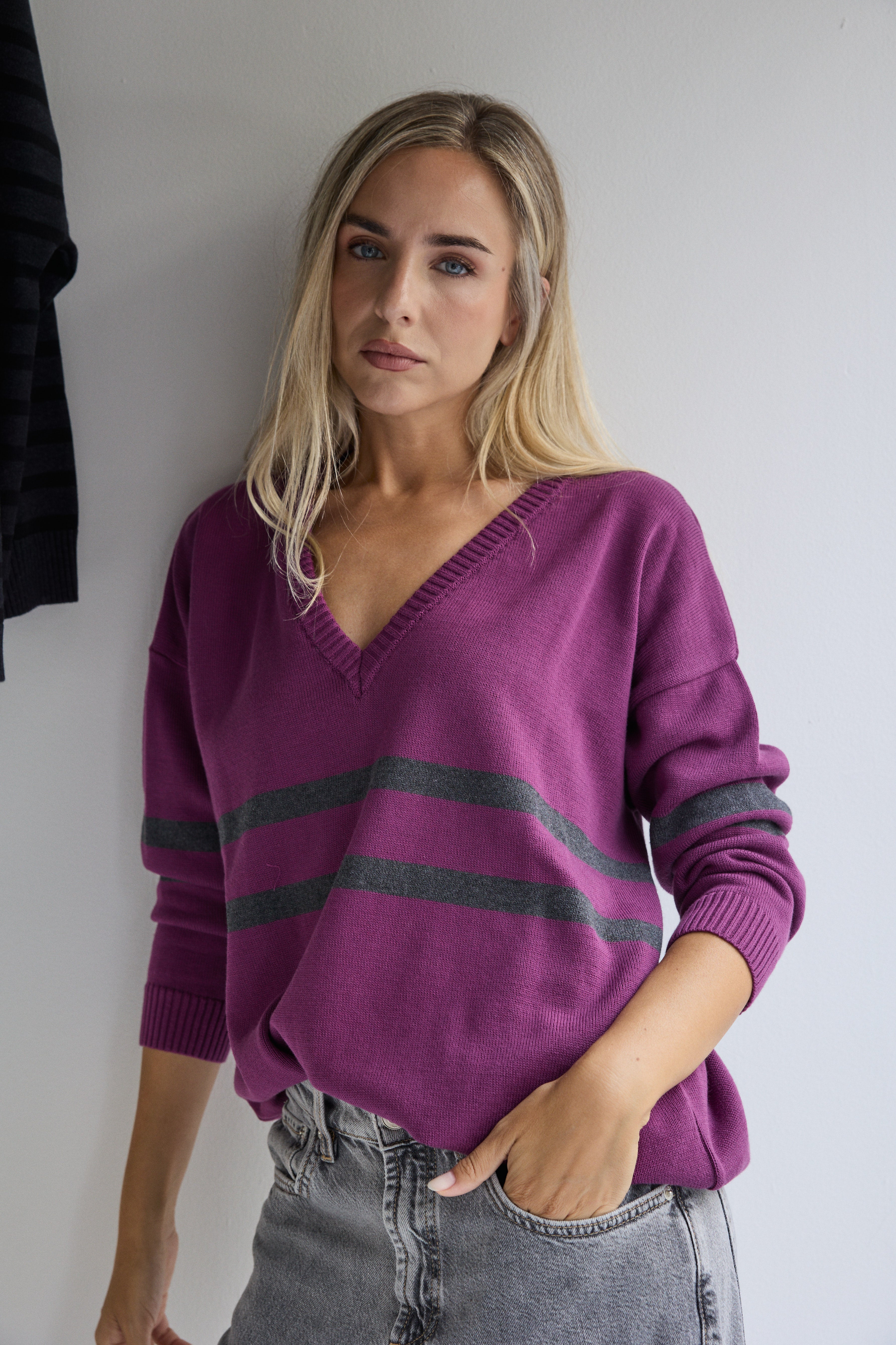 JERSEY ROCHELLE CIRUELA Y GRIS