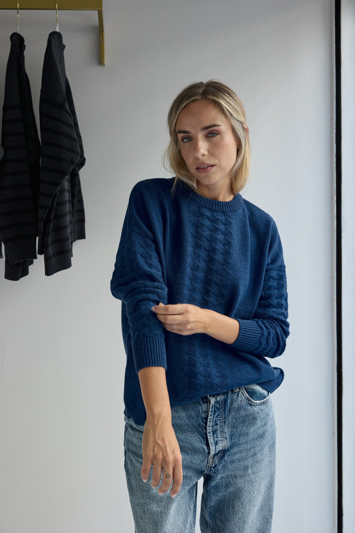 JERSEY DE LANA MERINO ARLEQUIN AZUL KLEIN ELECTRICO