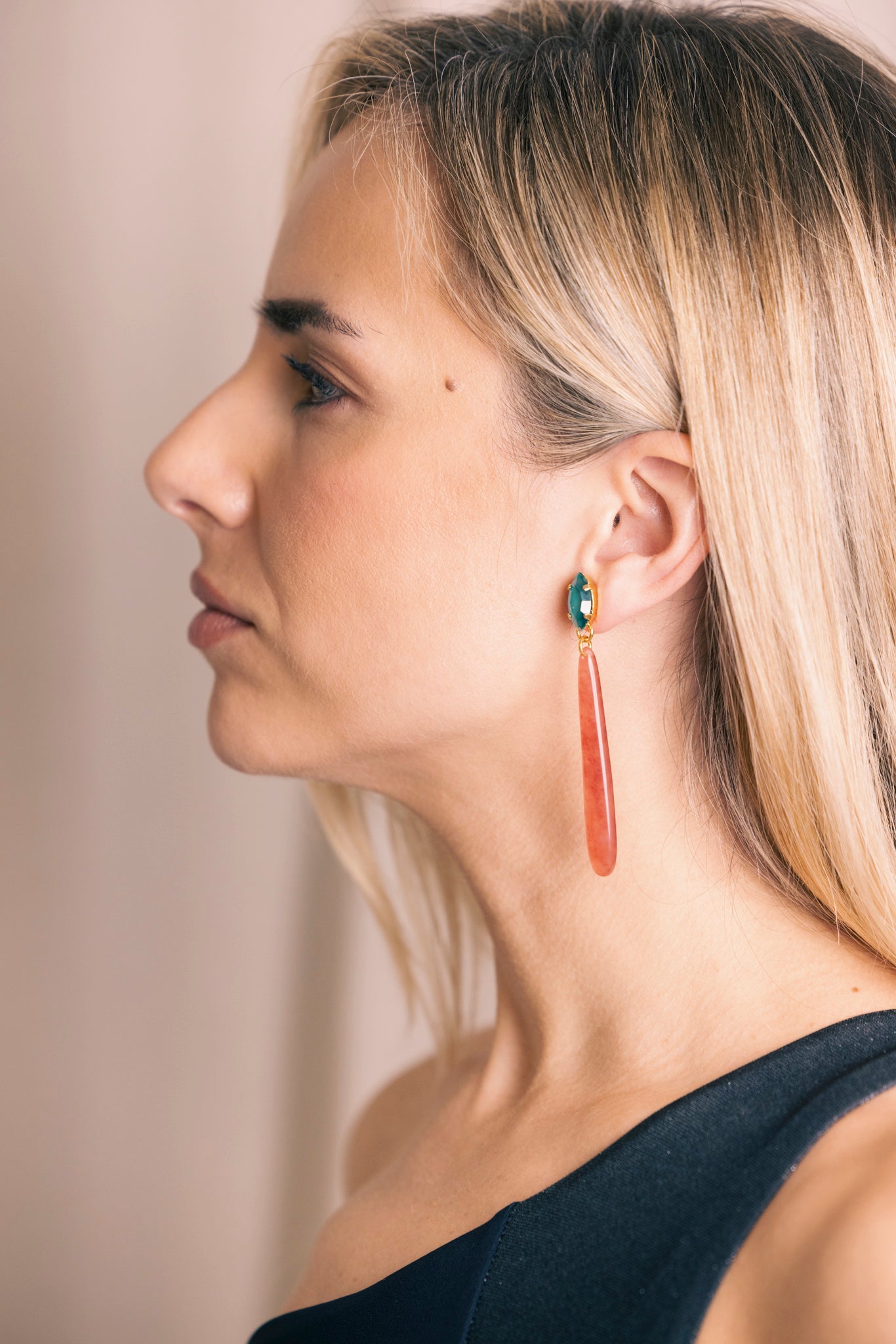 PENDIENTES LAGRIMA OCRE CRISTAL VERDE