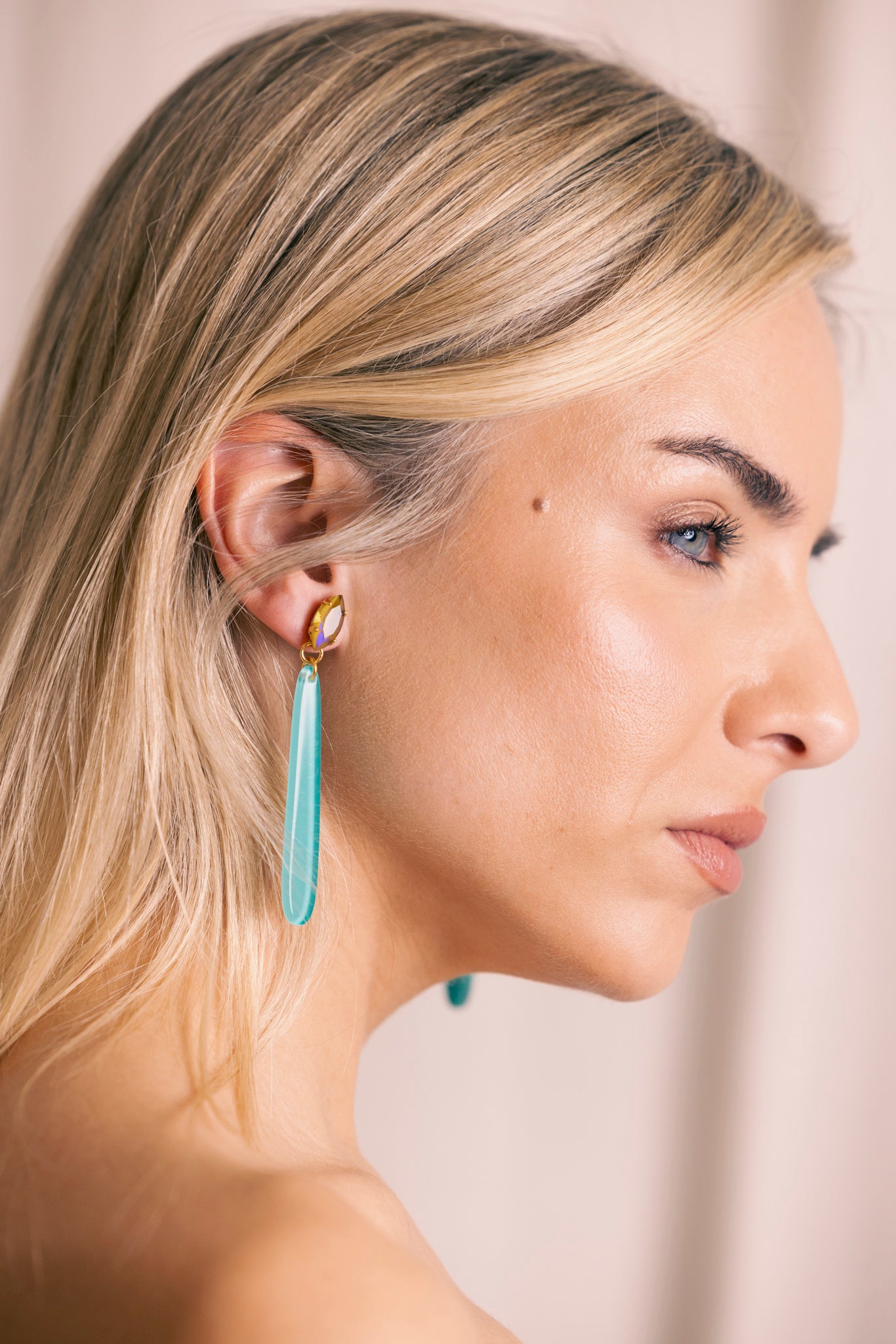 BLACK EARRINGS