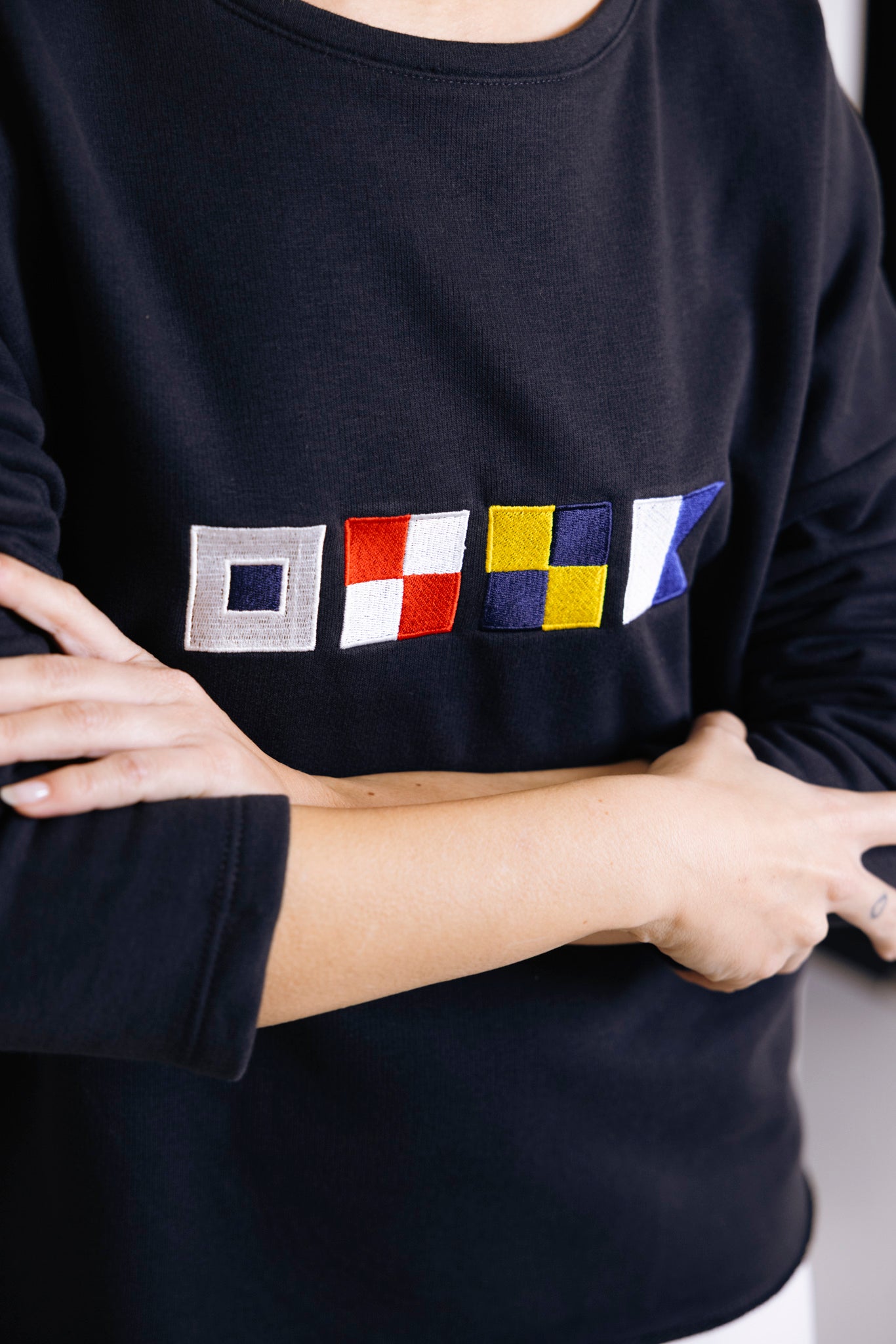 SUDADERA AZUL MARINO "SULA"