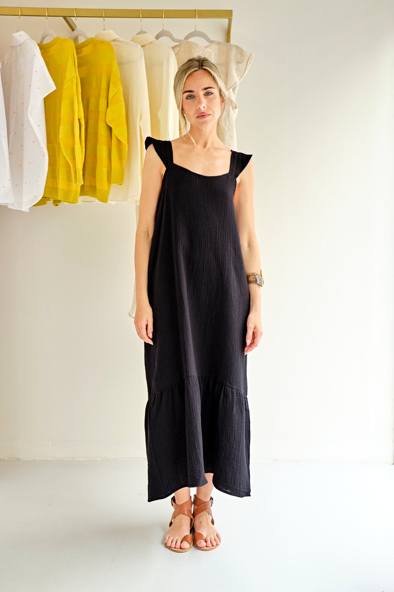 VESTIDO APIA NEGRO