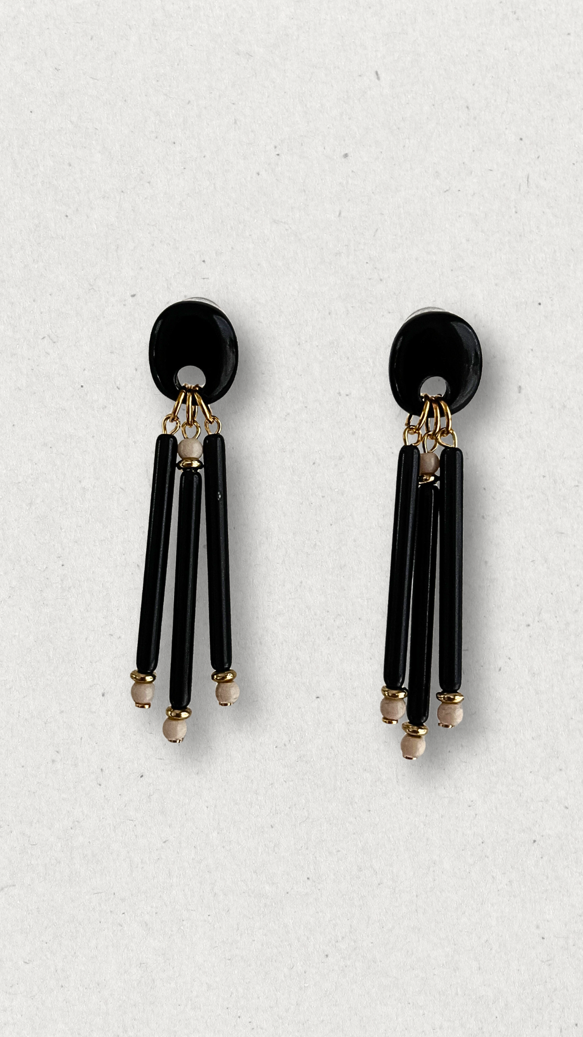 PENDIENTES ENA NEGROS