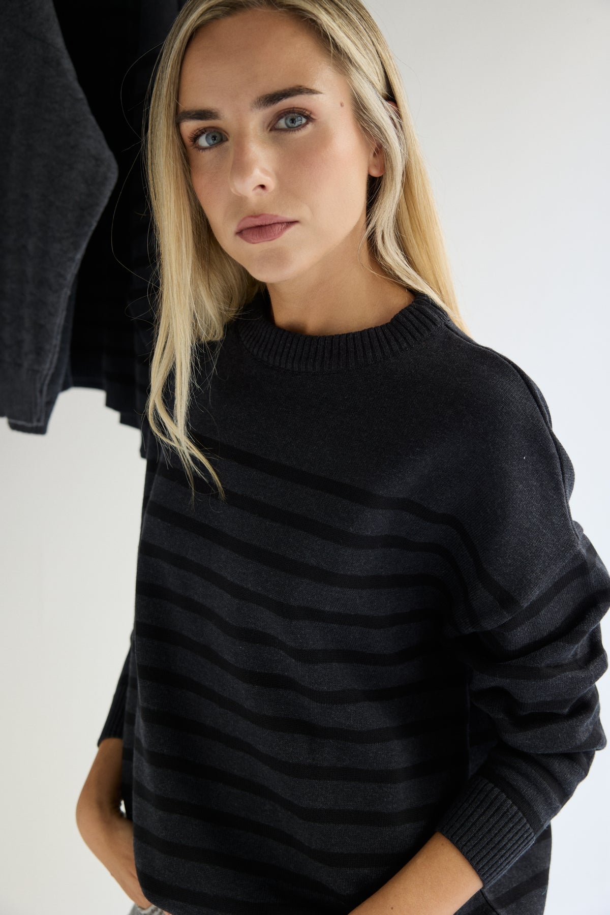 JERSEY MARINERO DE RAYAS ALGODÓN EGIPCIO GRIS Y NEGRO