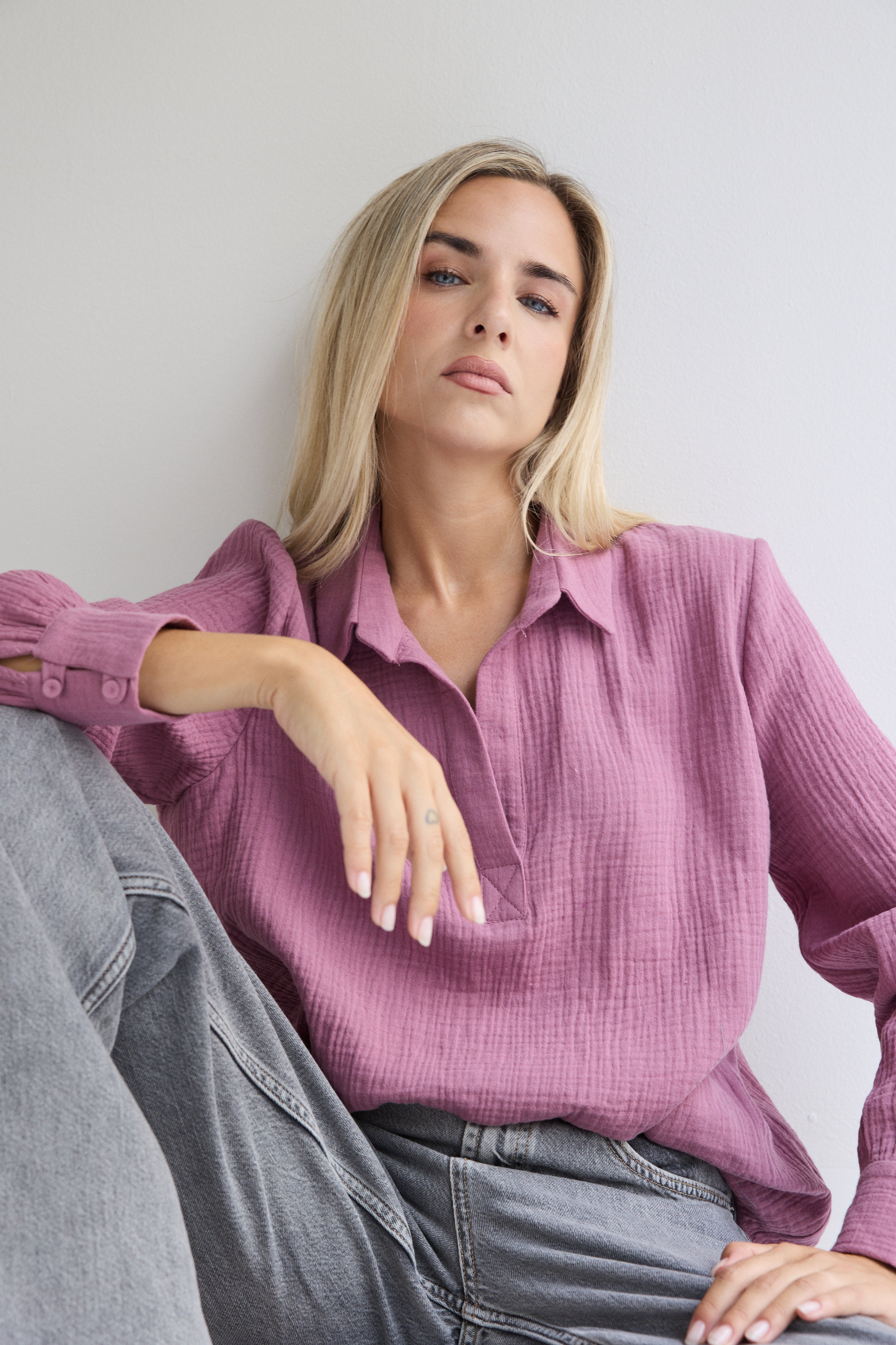 BLUSA COMILLAS COLOR CIRUELA