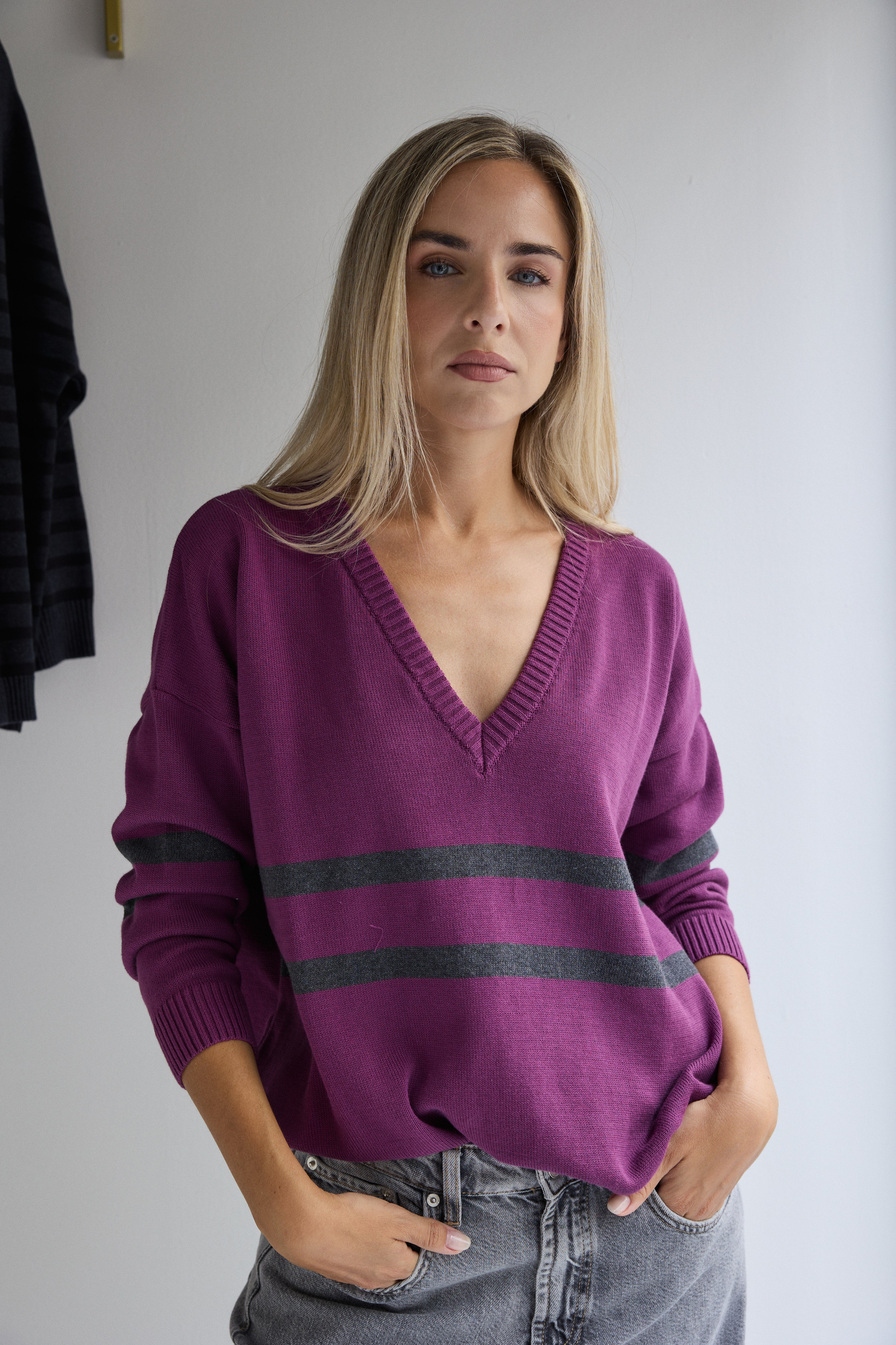 JERSEY ROCHELLE CIRUELA Y GRIS