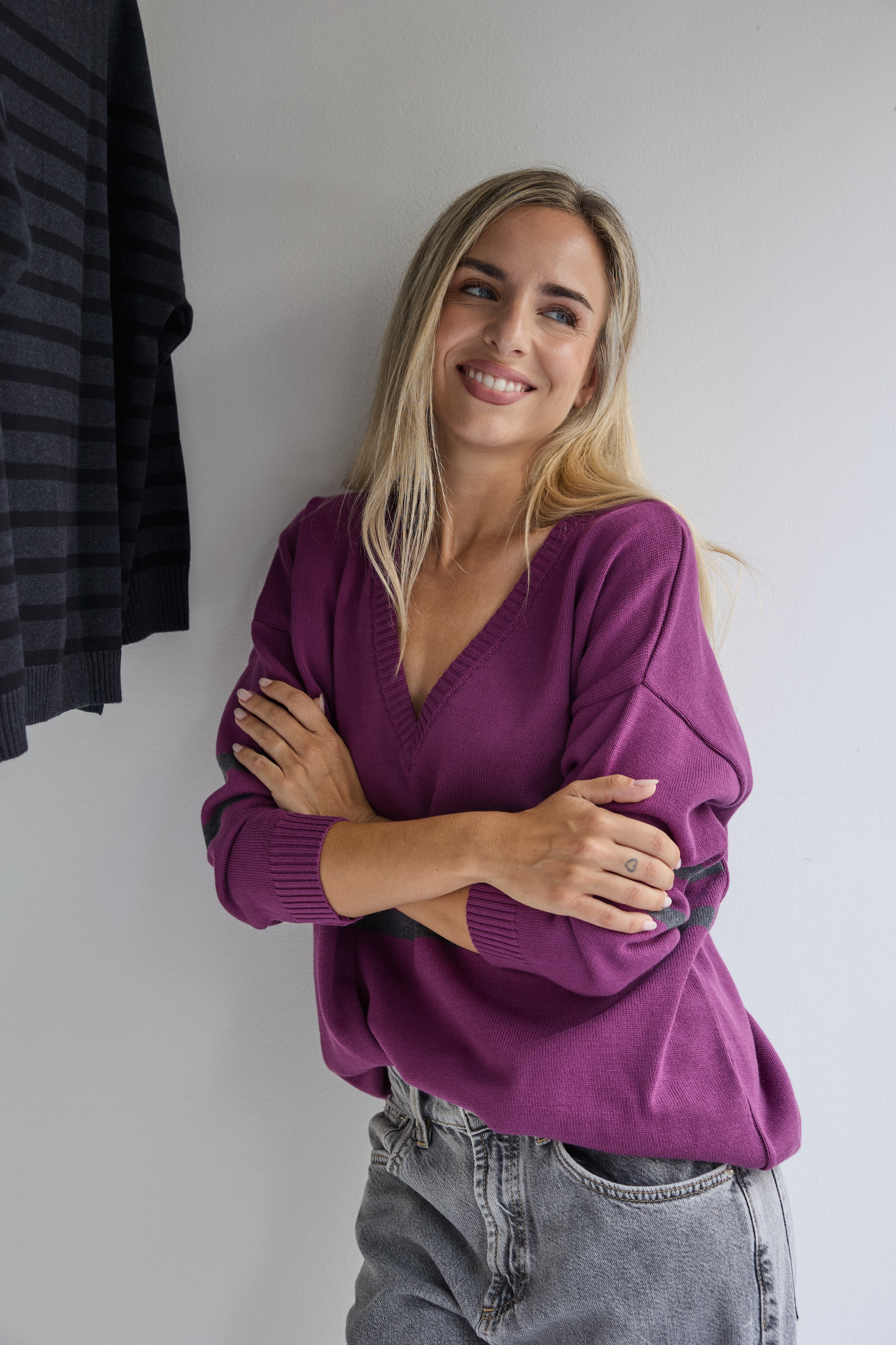 JERSEY ROCHELLE CIRUELA Y GRIS