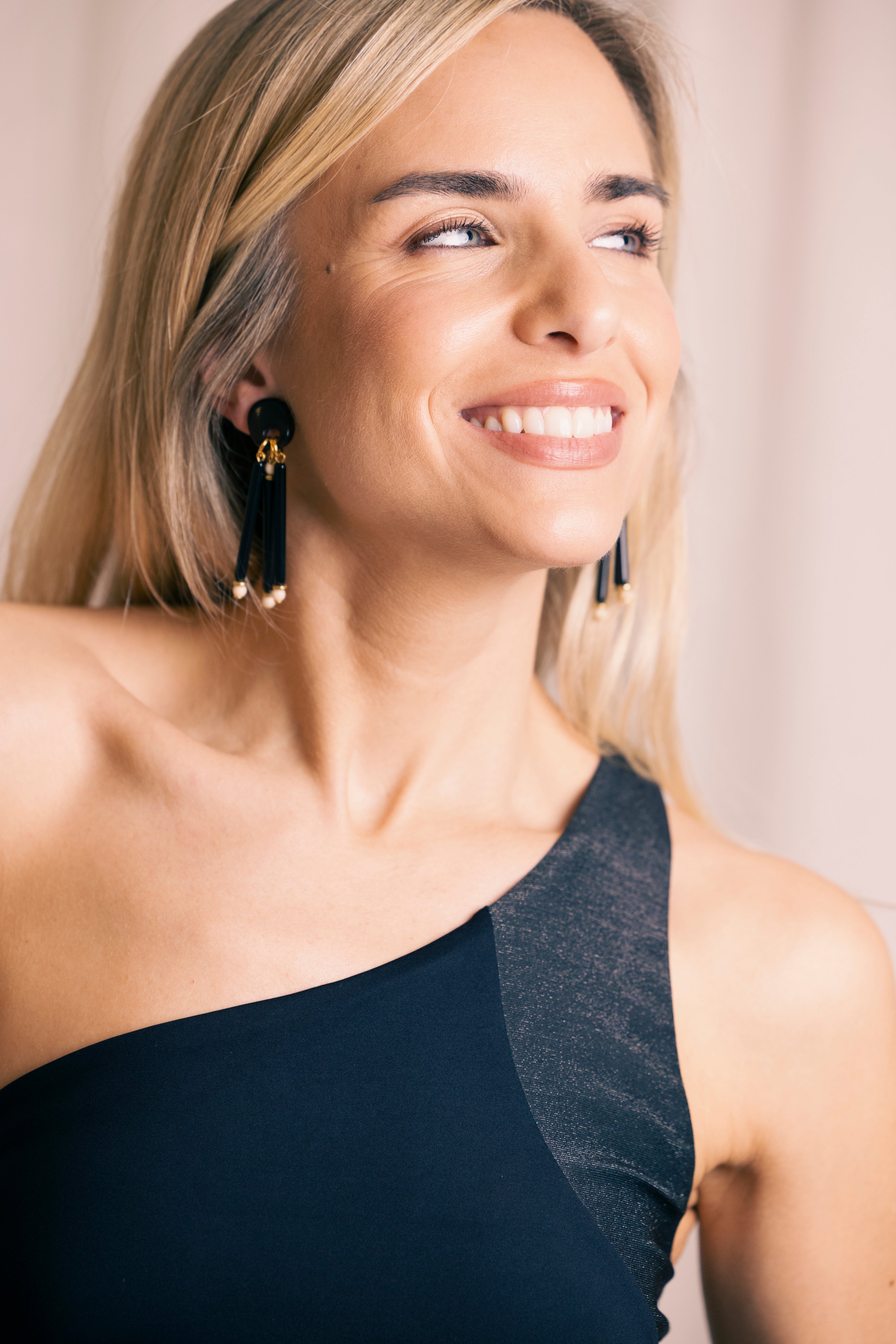 PENDIENTES ENA NEGROS